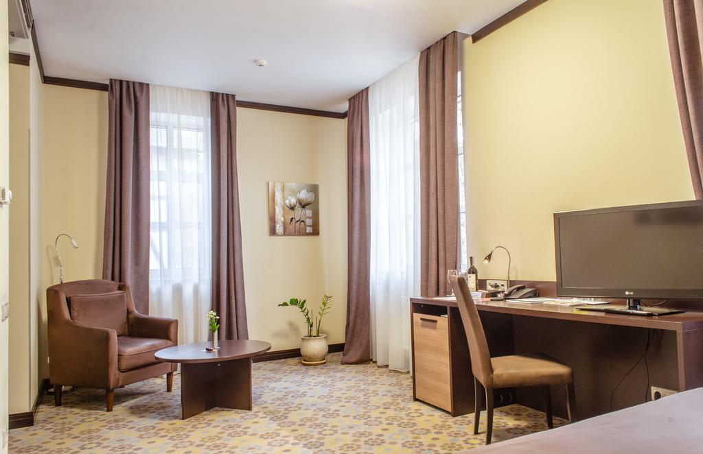 Park-Hotel Golosievo Kiev Dış mekan fotoğraf